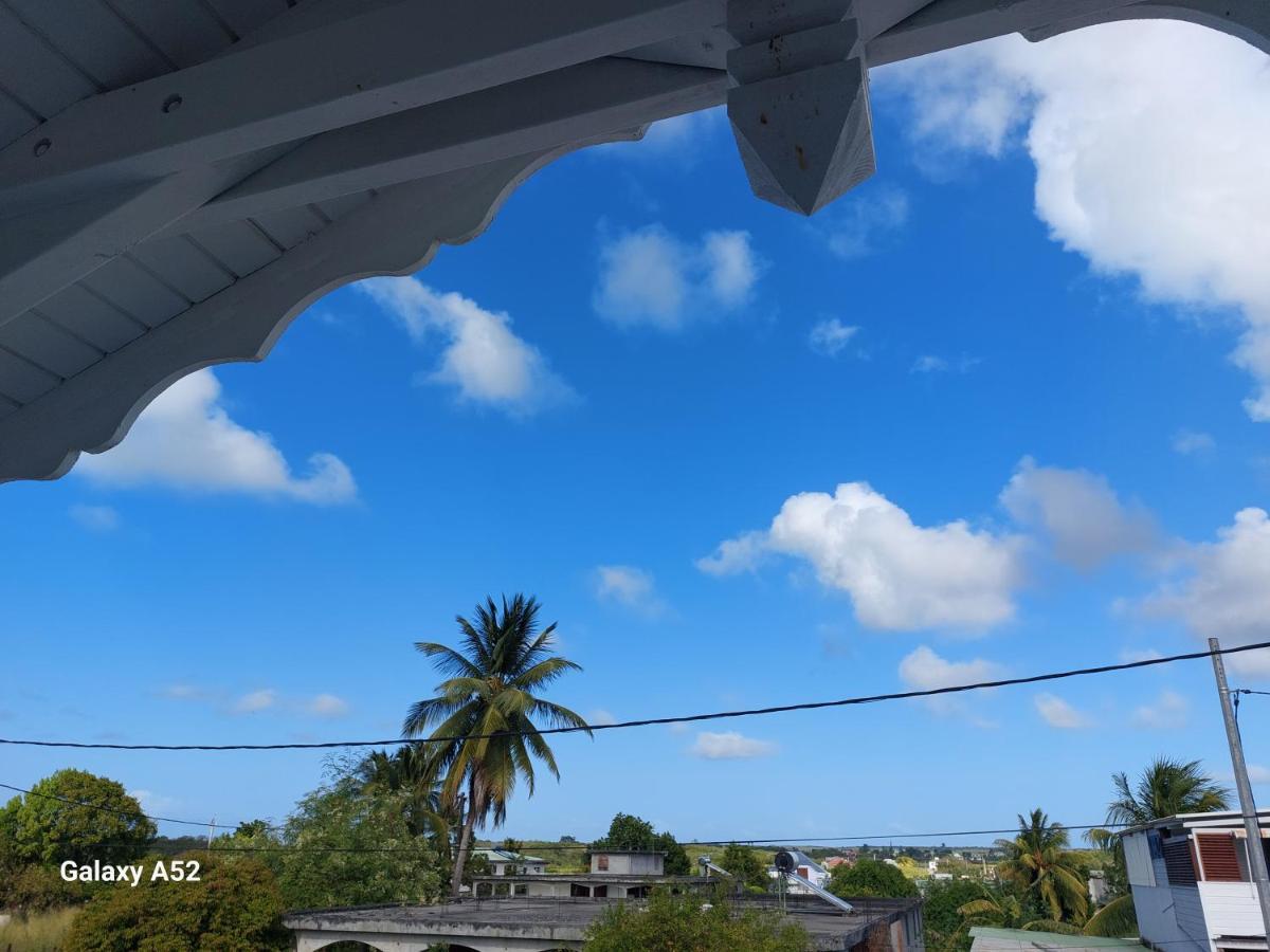 Haut De Villa Agreable Et Paisible Climatise, Wifi Anse-Bertrand Exteriör bild